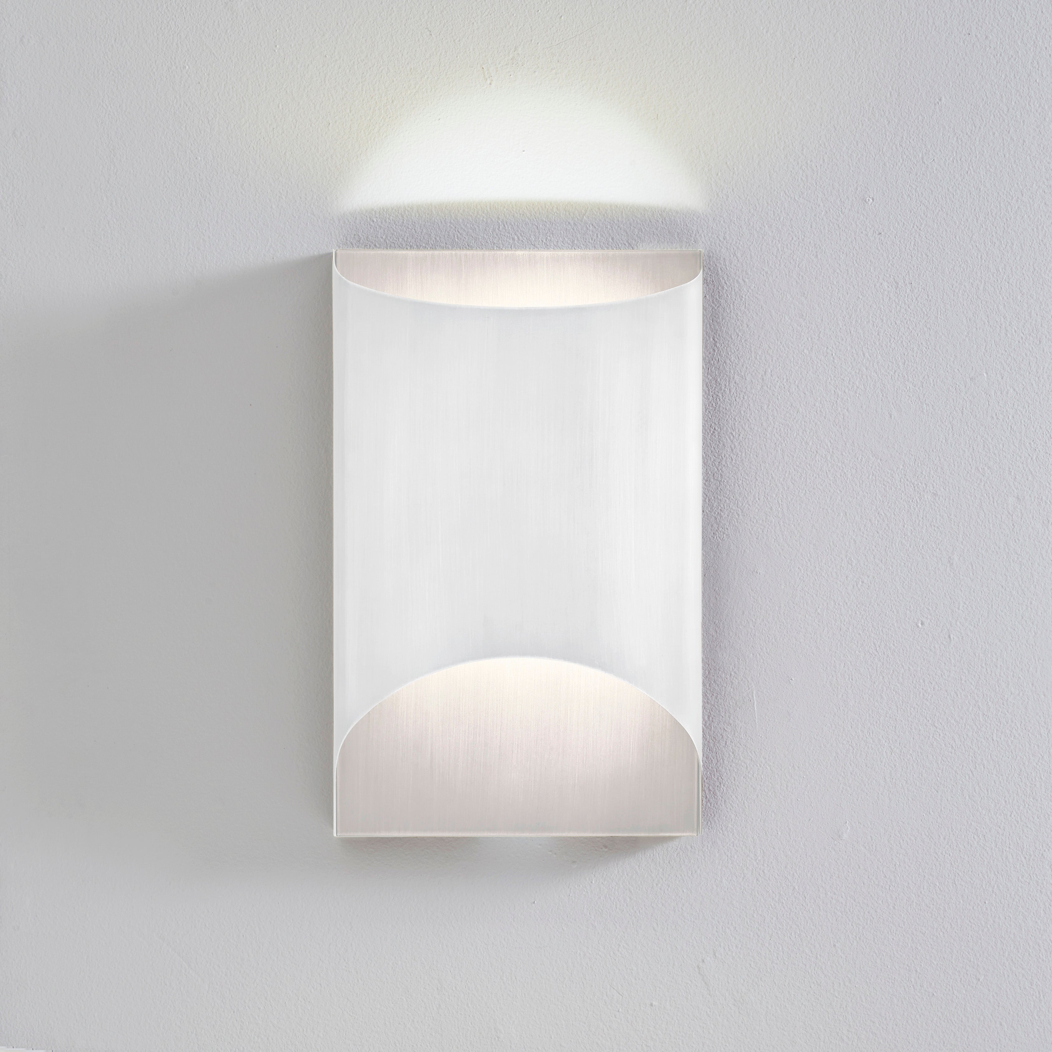 Aprile Modern Metal Wall Light